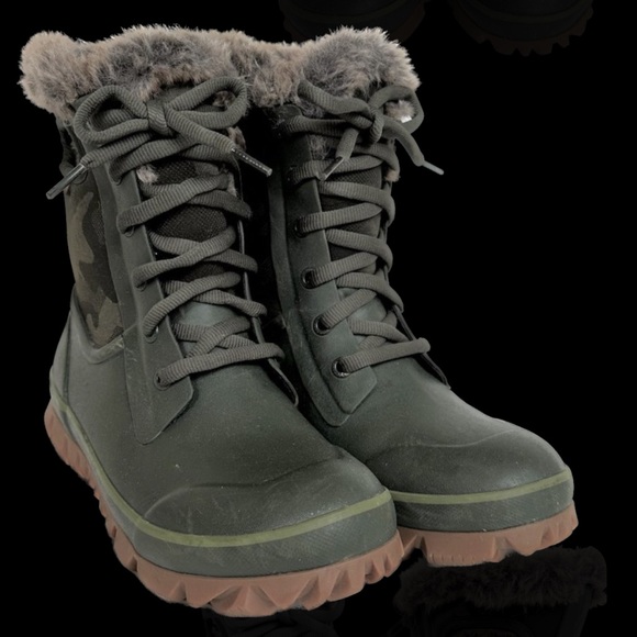 Bogs Shoes - BOGS Waterproof WINTER BOOTS WARMEST!!!!! Size US 7 or Euro 38 EUC! Fit Like 7.5
